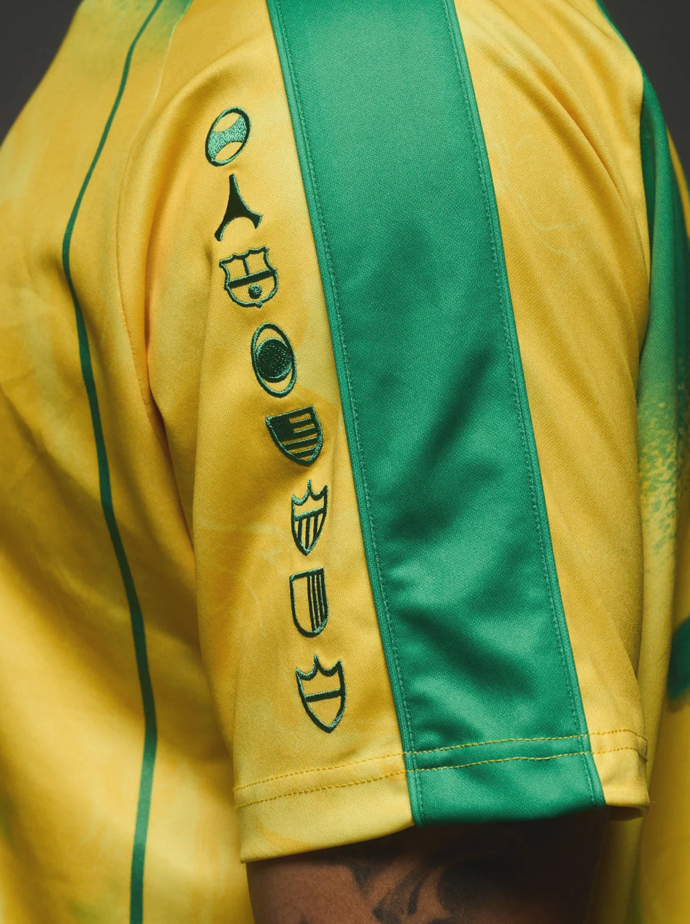 Camisa Retrô "do Dinho" Toda a  carreira do Bruxo R10 - em uma única camisa.