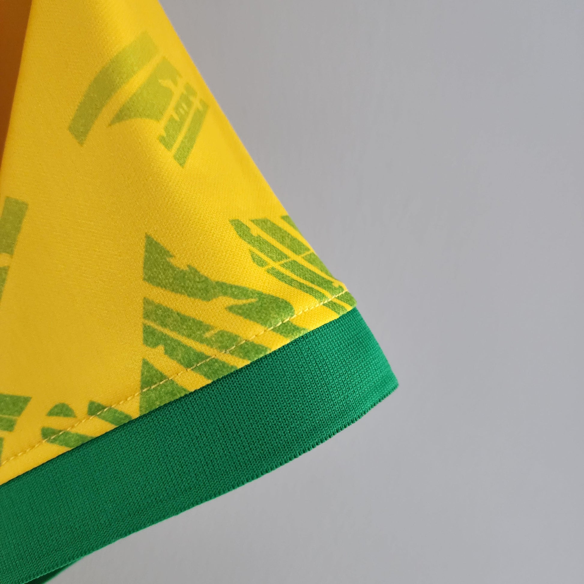 Camisa Feminina Seleção Brasil 2022/22 Amarelo Conceito - ResPeita Sports